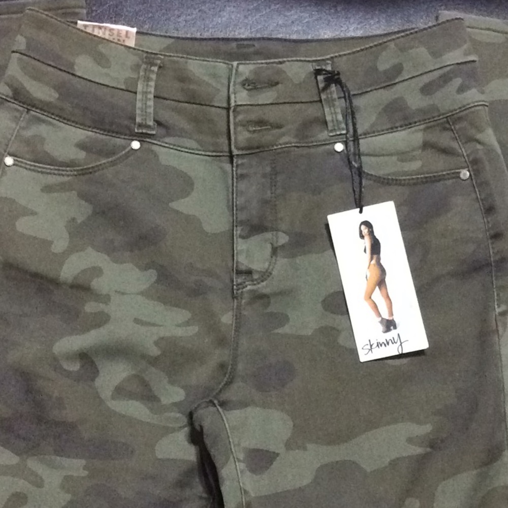 Pants - Picture 6 of 7